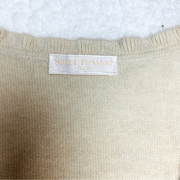 Shirt Passion Italia Women's Beige Ruffle Cardigan Sweater Size M Made In Italy - Picture 9 of 10